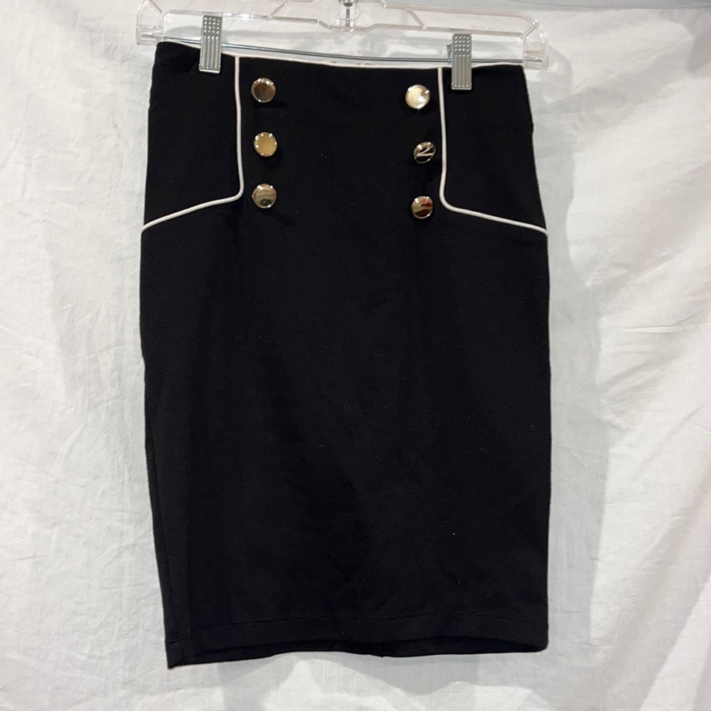 Skirt with button detail and white stitching